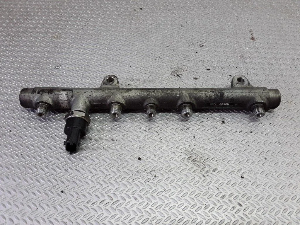 Fuel main line pipe – Renault Laguna II (2001-2007)