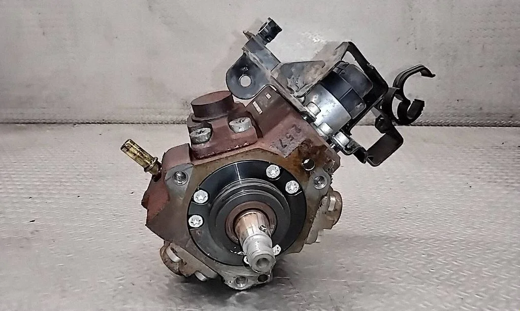 Fuel injection high pressure pump 0445010102 – Volvo C30 (2007-2010)