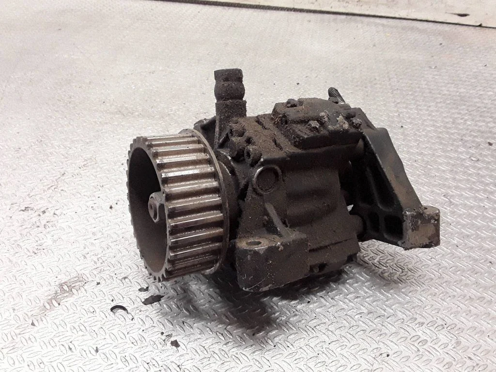 Fuel injection high pressure pump – Nissan Qashqai+2 (2008-2010)
