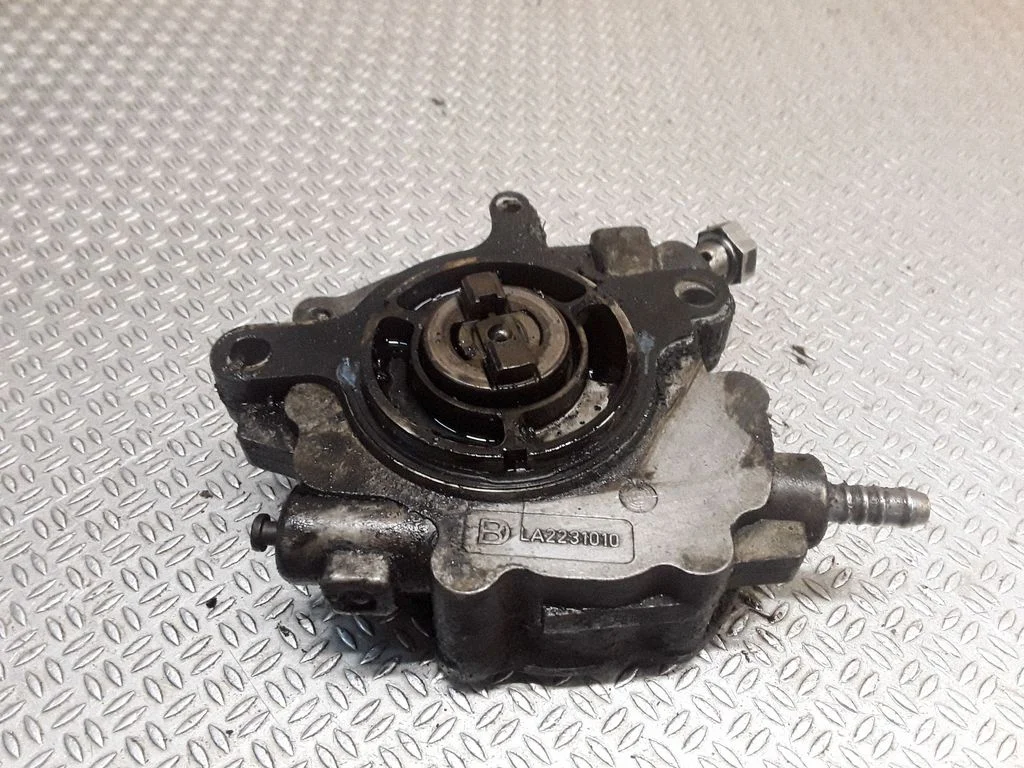 Fuel injection high pressure pump – Volkswagen Touareg I (2002-2010)
