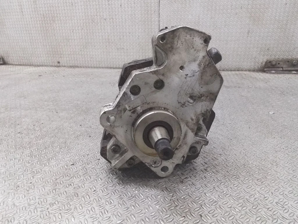 Fuel injection high pressure pump – Renault Trafic II (X83) (2001-2014)
