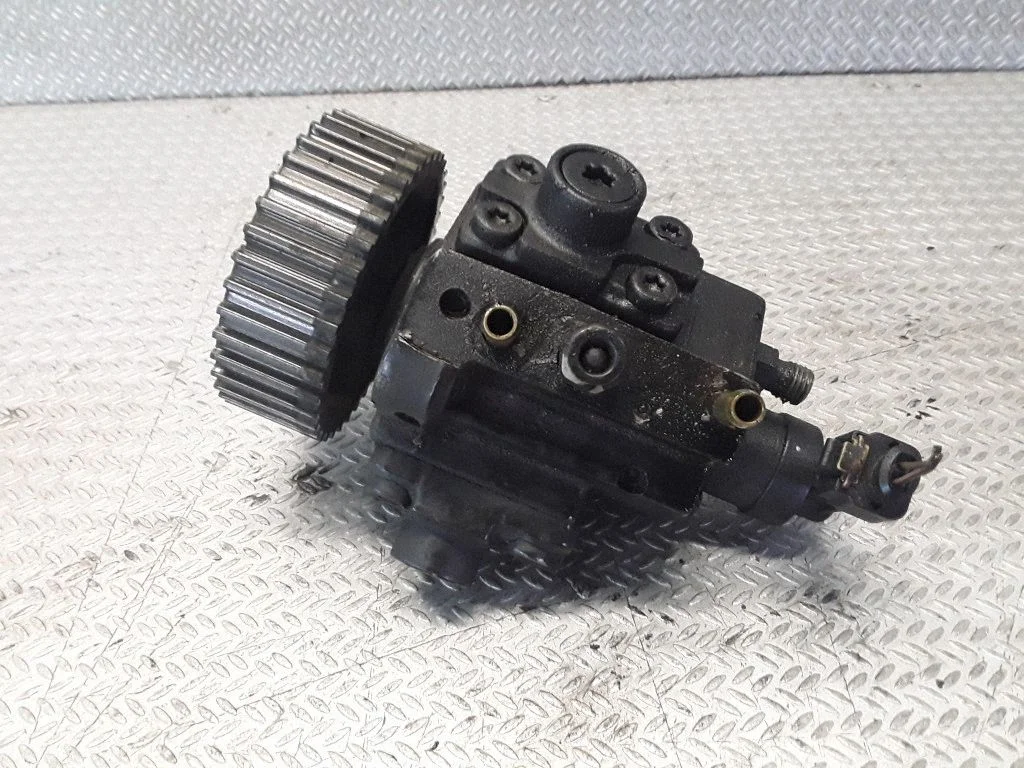Fuel injection high pressure pump – Opel Signum (2003-2008)