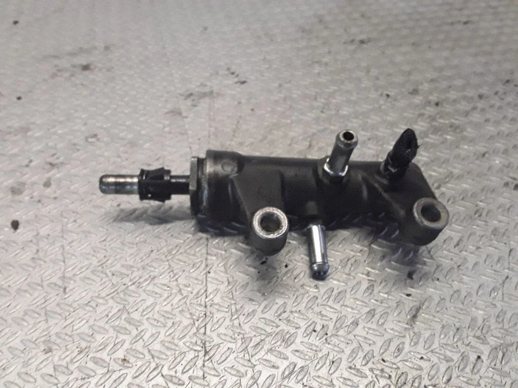 Fuel pressure regulator – Opel Signum (2003-2008)