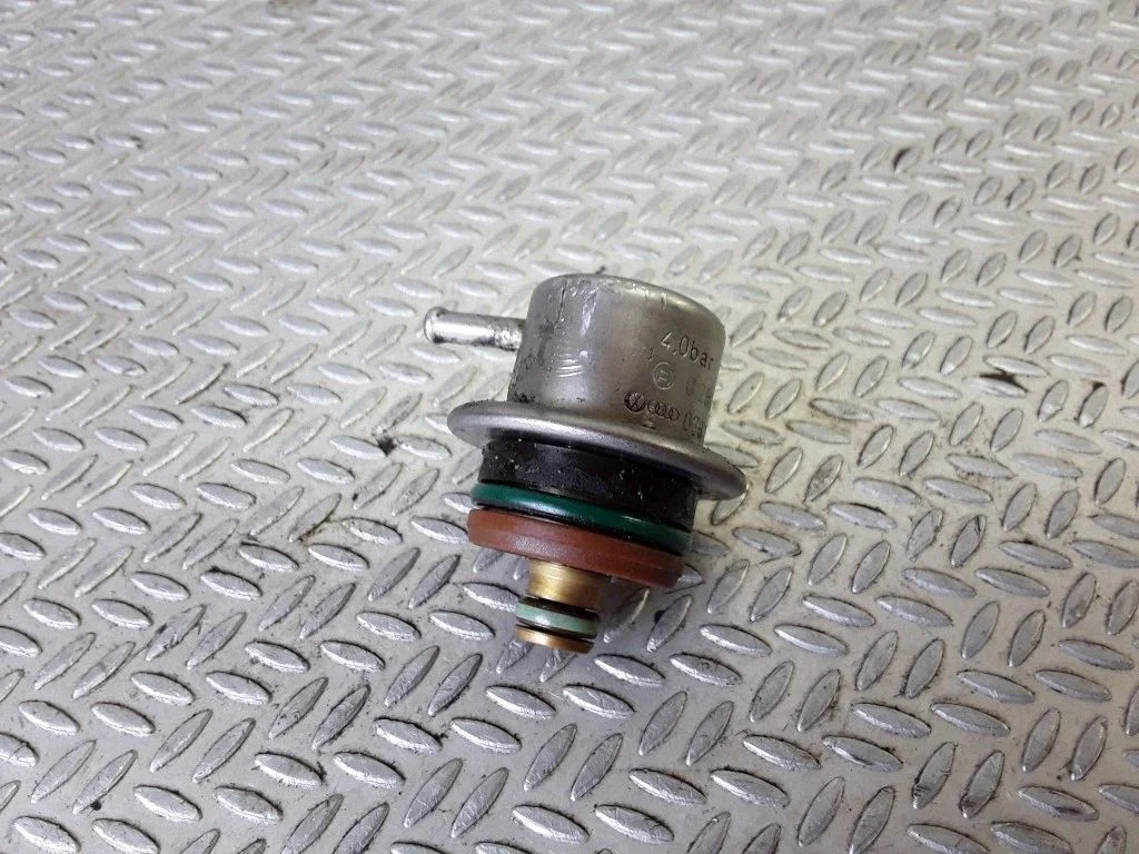 Fuel pressure regulator – Audi A4 S4 B6 8E 8H (2001-2005)