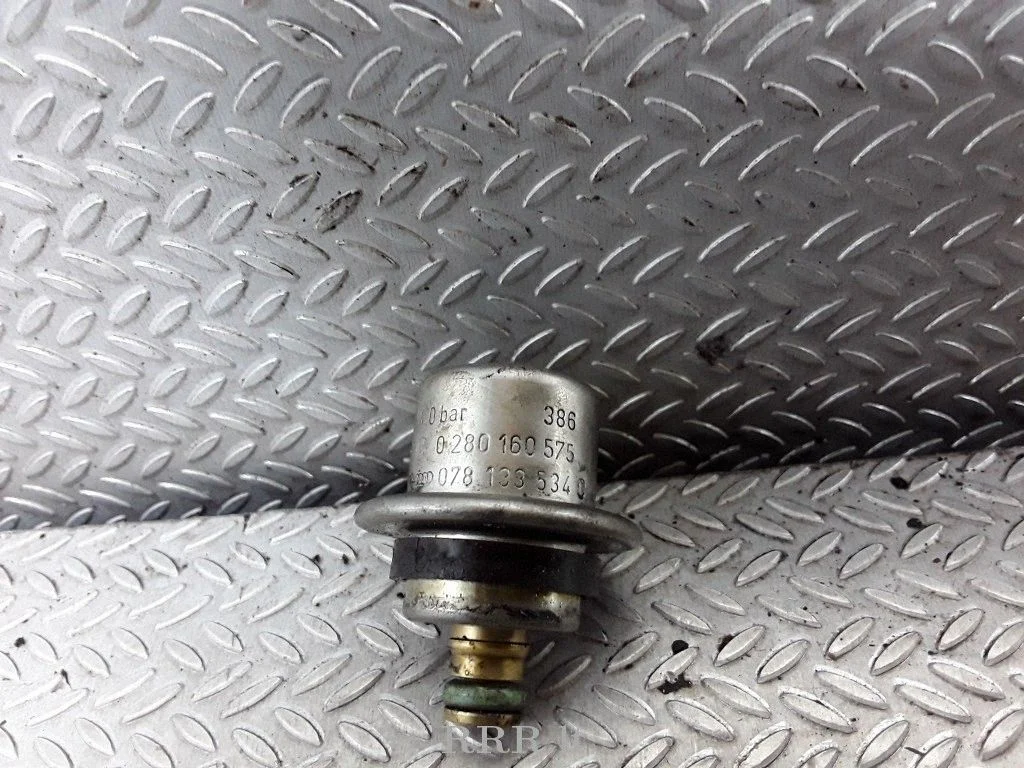 Fuel pressure regulator – Audi A4 S4 B6 8E 8H (2001-2005)