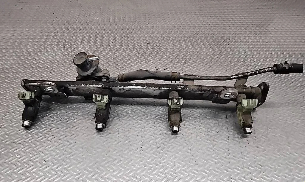 Pihustite (düüside) komplekt – Mitsubishi Outlander (2001-2007)