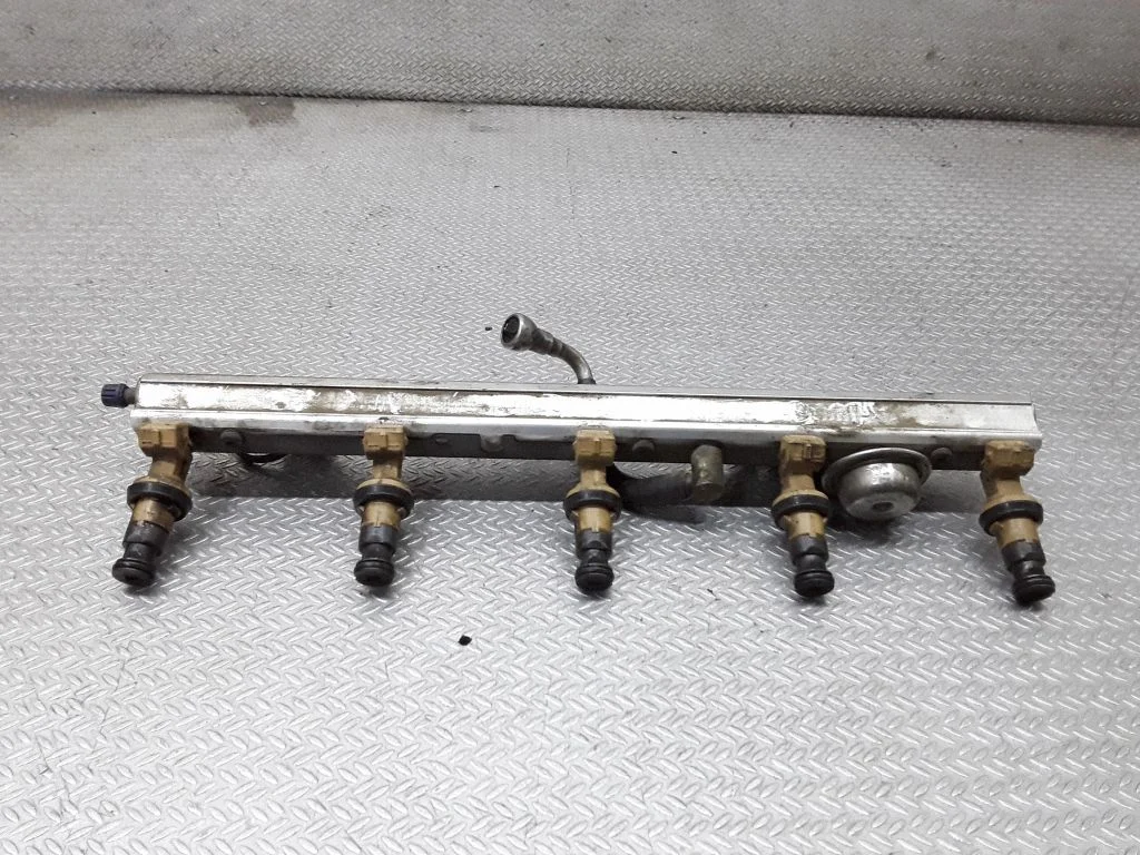Fuel injectors set – Volvo V70 (2005-2008)