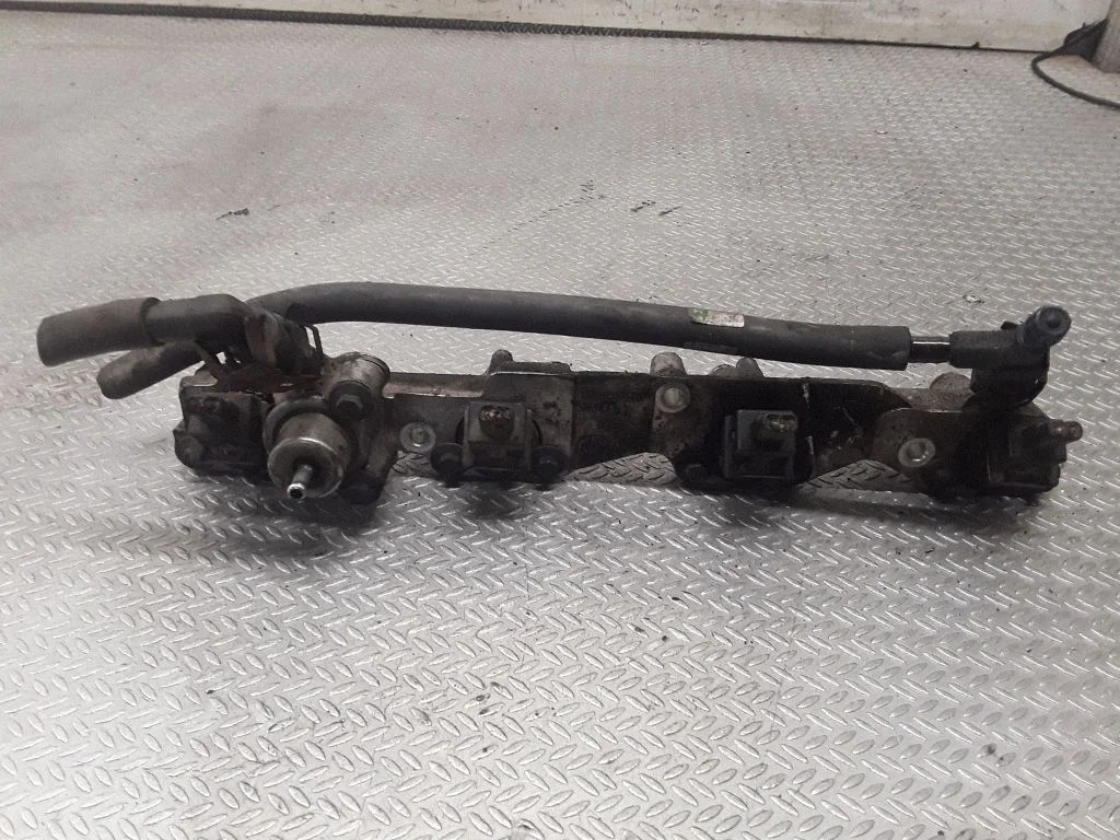 Pihustite (düüside) komplekt – Ford Mondeo MK I (1993-1996)