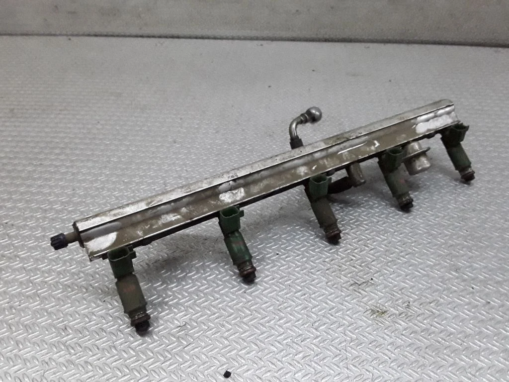 Komplet wtryskiwaczy – Volvo S60 (2001-2004)