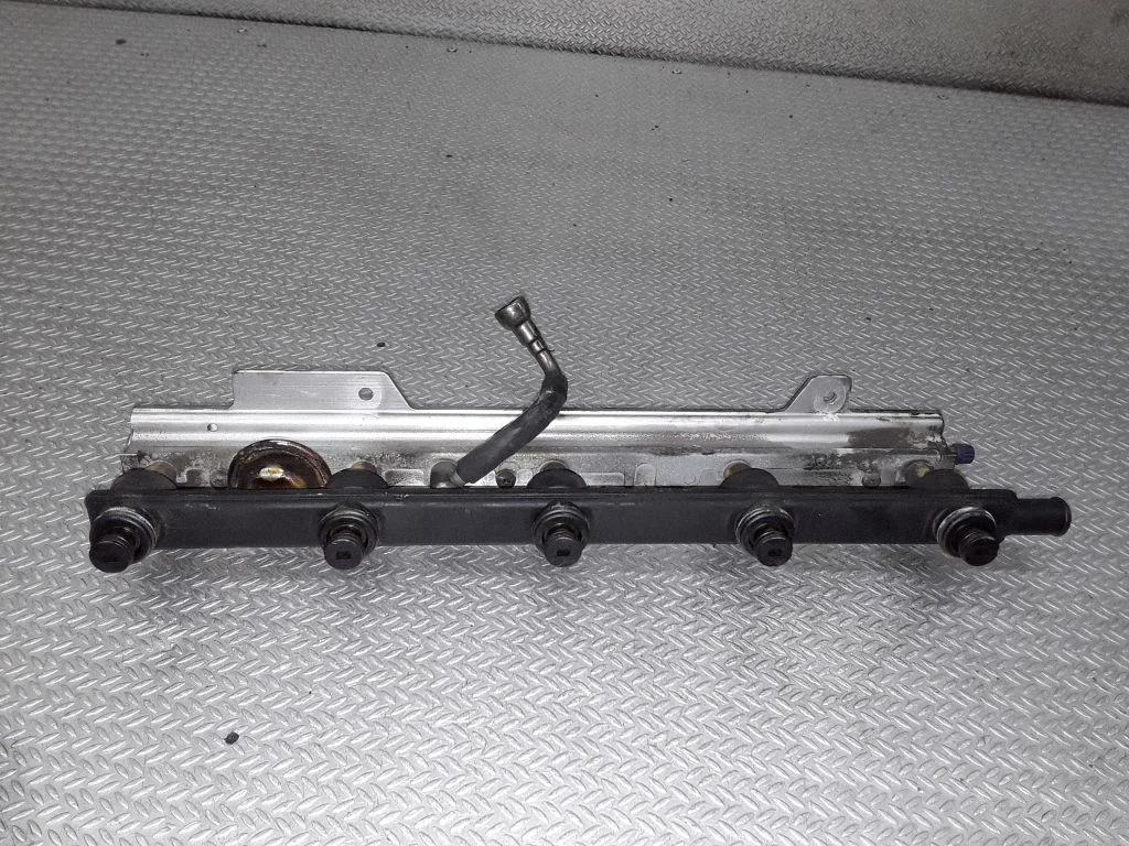 Komplet wtryskiwaczy – Volvo S60 (2001-2004)