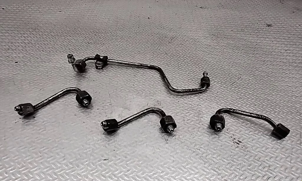 Fuel injector supply line/pipe – Mitsubishi Colt CZ3 (2006-2009)