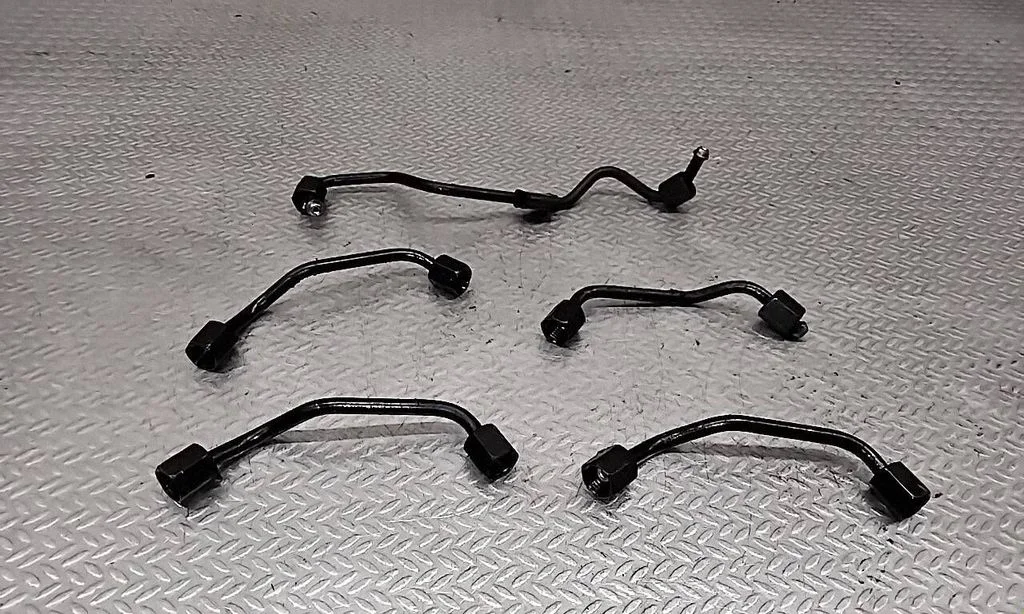 Degvielas padeves caurule (-es) uz sprauslām – Mercedes-Benz C klase W203 (2000-2007)