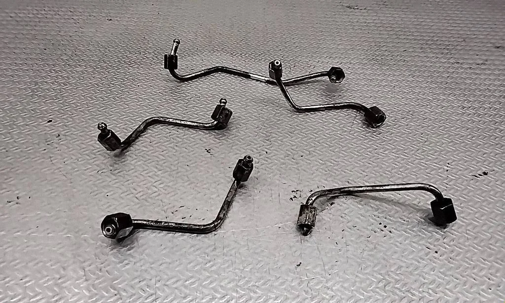 Fuel injector supply line/pipe – KIA Carens II (2007-2012)