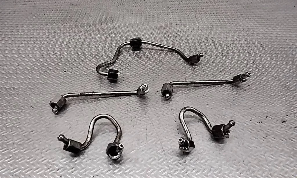 Fuel injector supply line/pipe – KIA Ceed (2012-2018)