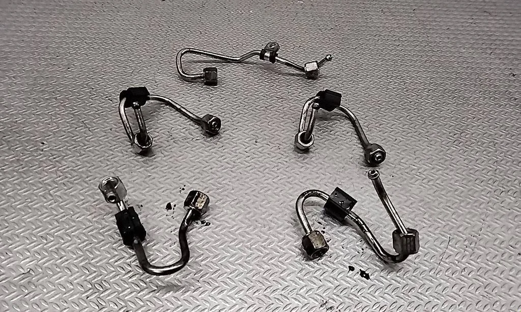 Fuel injector supply line/pipe – Skoda Superb B6 (3T) (2008-2015)