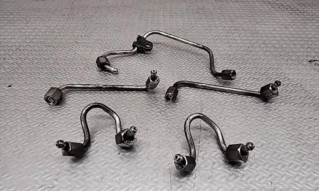 Fuel injector supply line/pipe – Hyundai i30 (2007-2012)