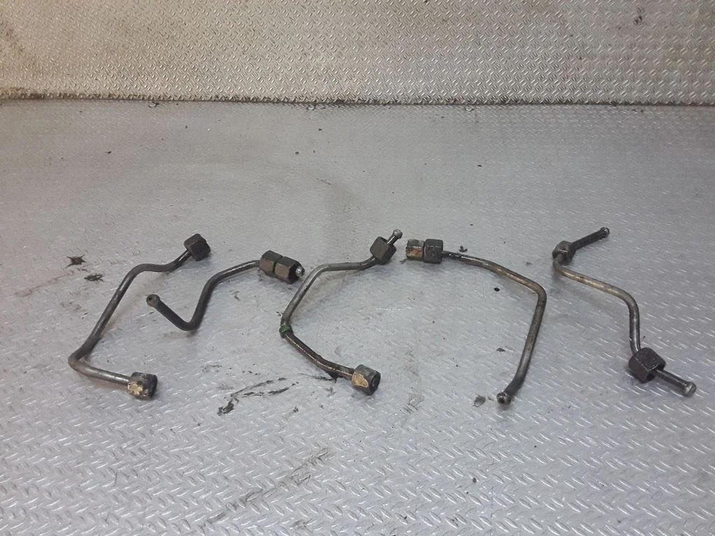 Fuel injector supply line/pipe – Citroen C5 (2008-2016)