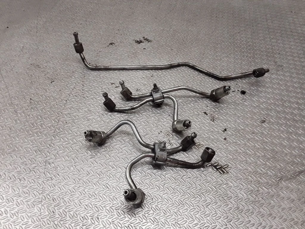Degvielas padeves caurule (-es) uz sprauslām – Toyota Corolla Verso AR10 (2004-2009)