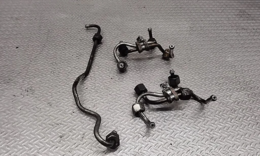 Fuel injector supply line/pipe – BMW 1 Series E81 E87 (2004-2011)