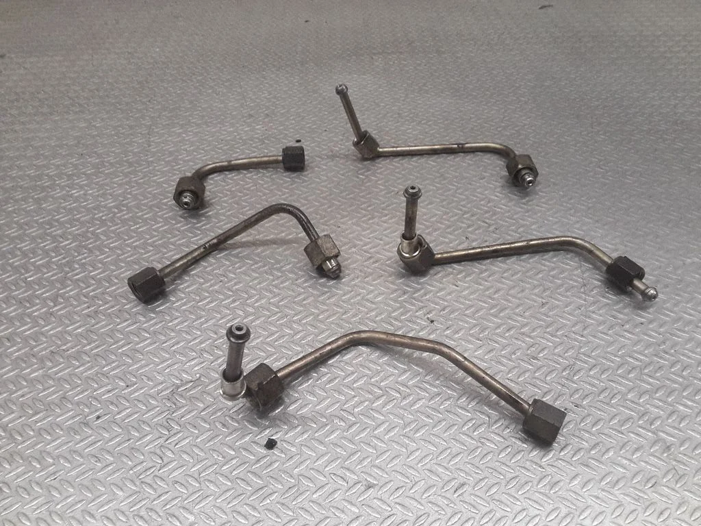 Fuel injector supply line/pipe – Opel Zafira B (2005-2014)