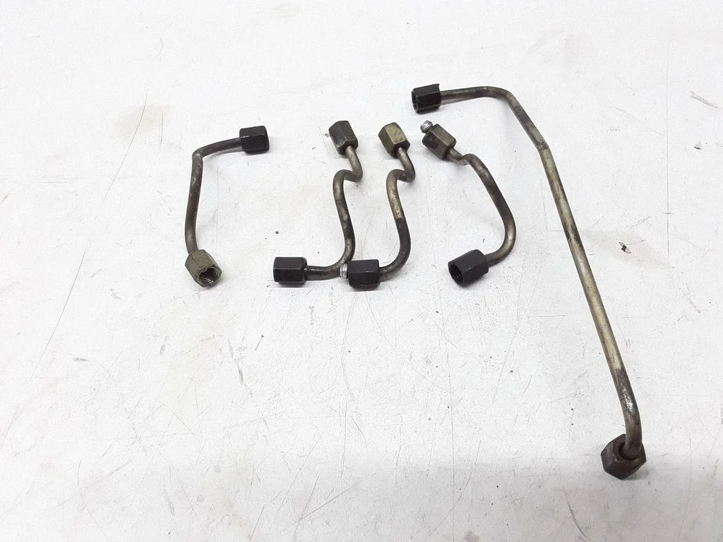 Fuel injector supply line/pipe – KIA Carens I (1999-2006)