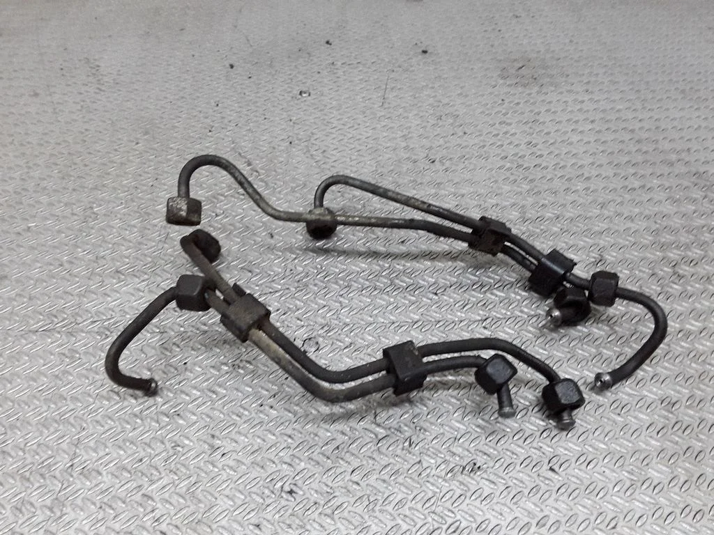 Fuel injector supply line/pipe – Volkswagen Sharan (1996-2000)