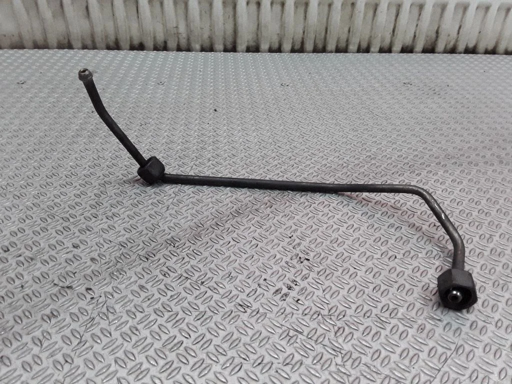 Fuel injector supply line/pipe – Citroen C5 (2005-2008)