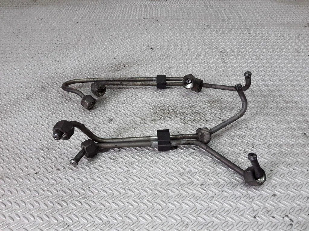 Fuel injector supply line/pipe – Volkswagen Golf IV (1998-2005)