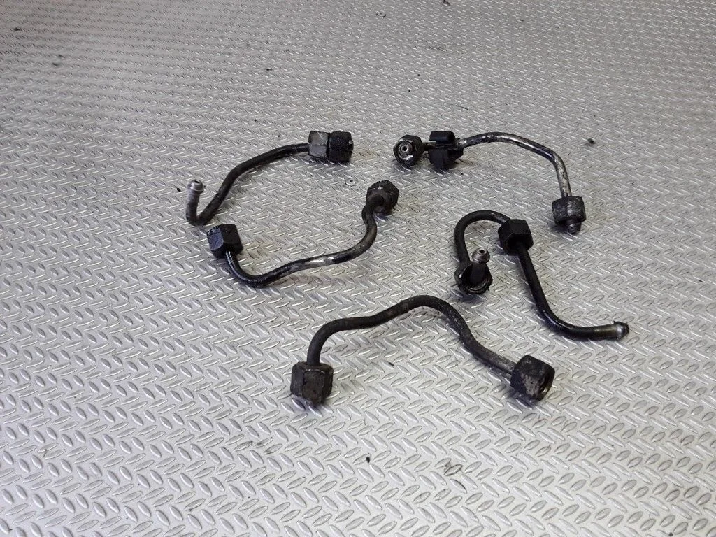 Fuel injector supply line/pipe – Citroen C5 (2001-2004)