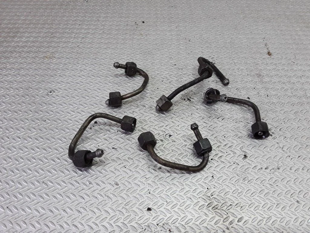 Fuel injector supply line/pipe – Renault Laguna II (2001-2007)
