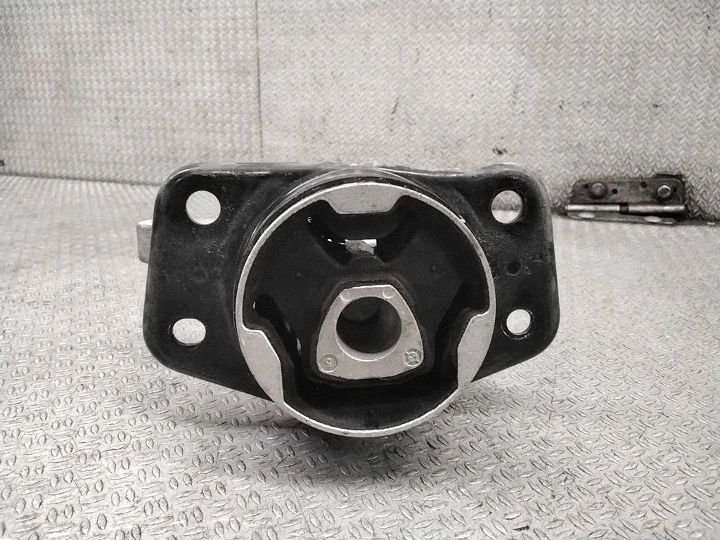 Engine mount bracket – Smart ForFour I (2004-2006)