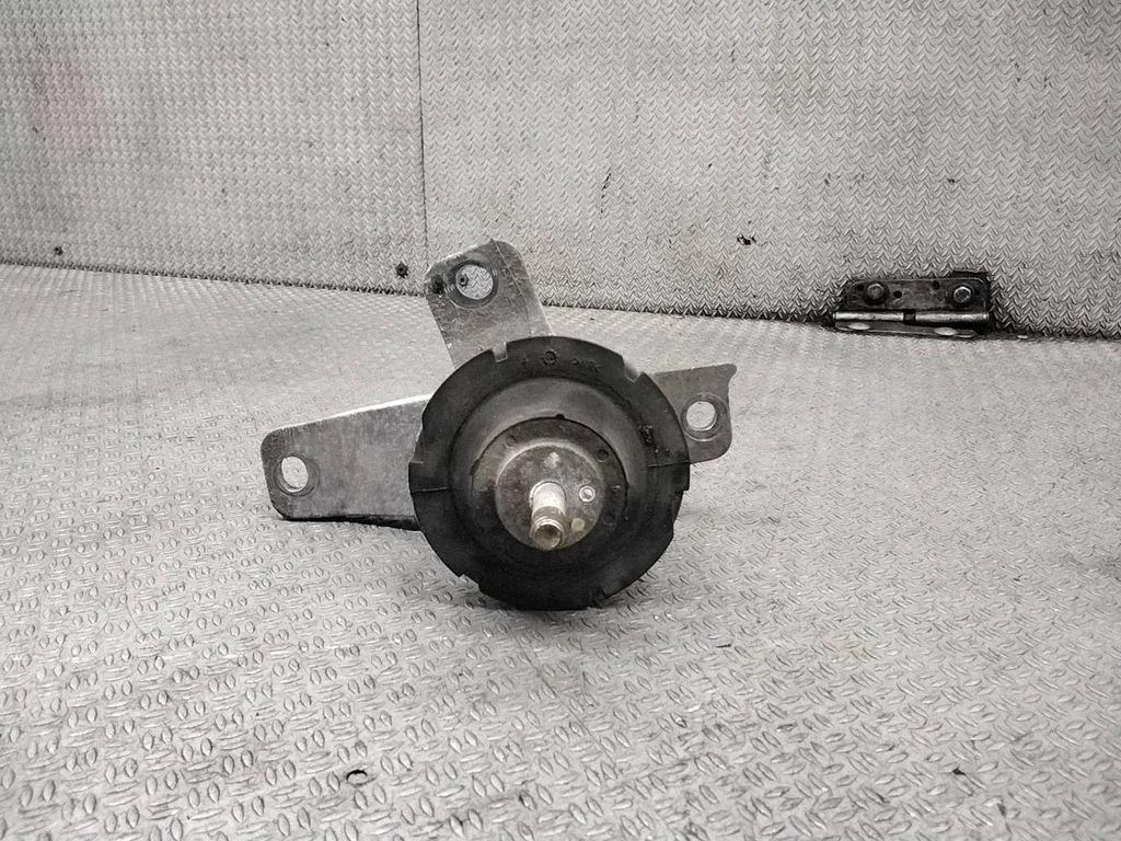 Engine mount bracket – Smart ForFour I (2004-2006)