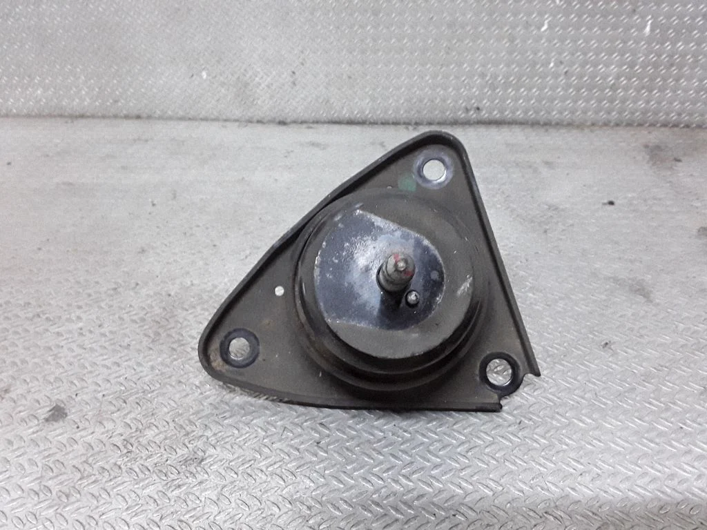 Engine mount bracket – Hyundai i30 (2007-2012)