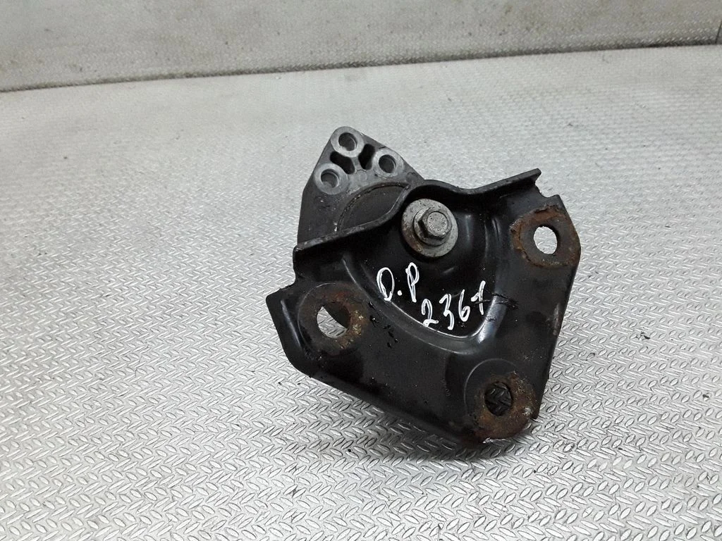 Engine mount bracket – Mazda 2 (2003-2007)