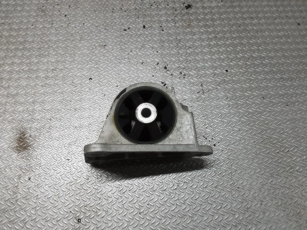 Engine mount bracket – Mini One - Cooper R50 - 53 (2001-2006)