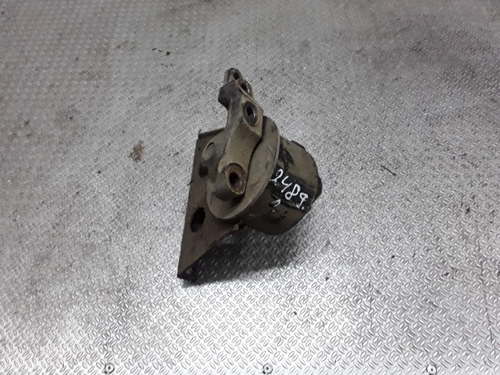 Engine mount bracket – Nissan Primera (2002-2007)