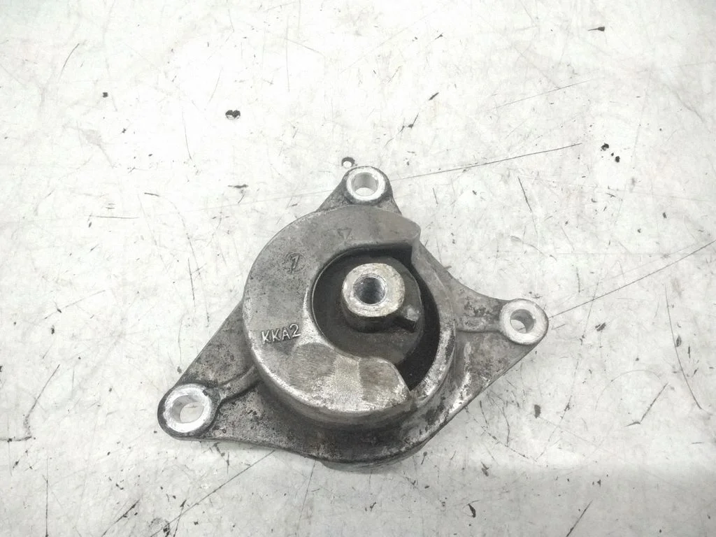 Engine mount bracket – Honda FR-V (2004-2009)
