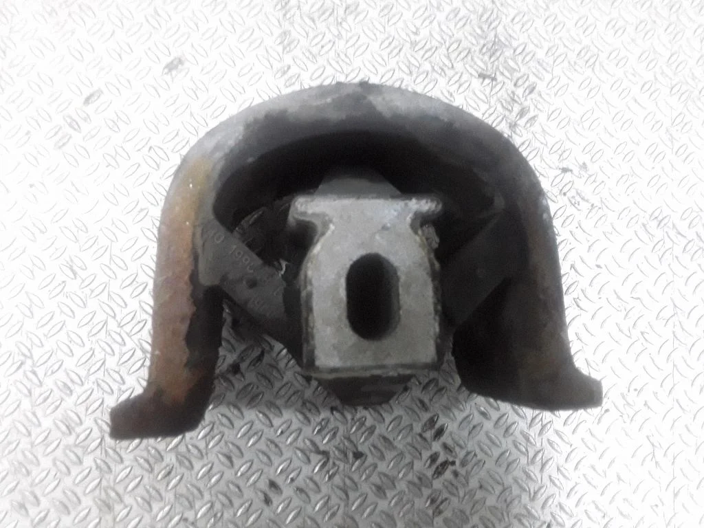 Dzinēja spilvens – Volkswagen Multivan T5 (2003-2015)