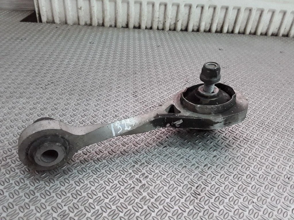 Engine mount bracket – Renault Twingo II (2007-2014)