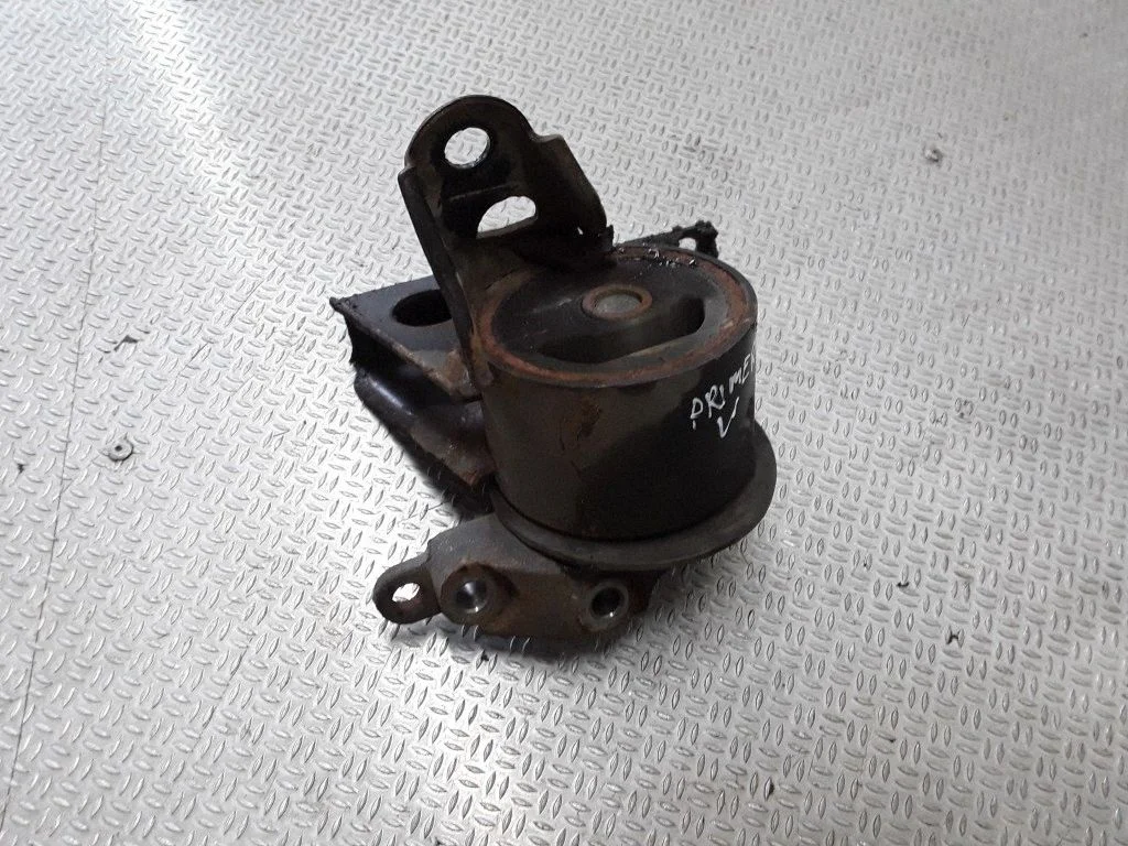 Engine mount bracket – Nissan Primera (2002-2007)