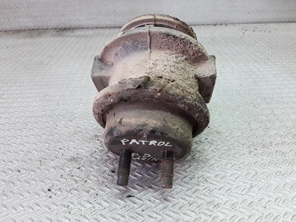 Engine mount bracket