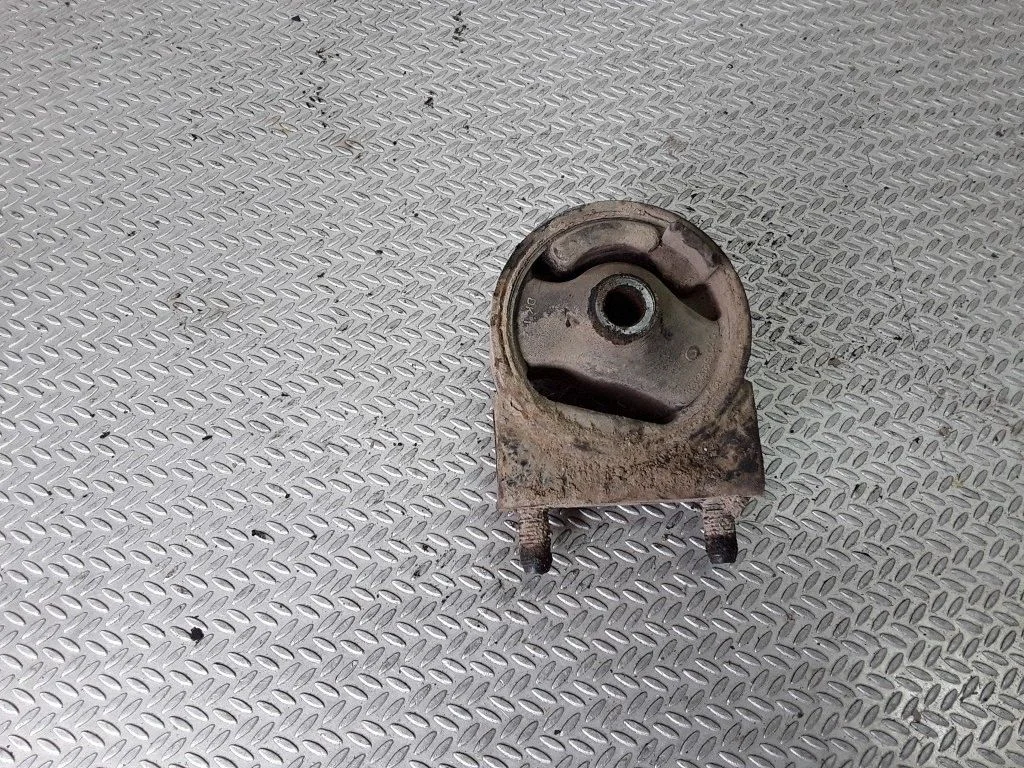 Engine mount bracket – KIA Rio (2001-2005)