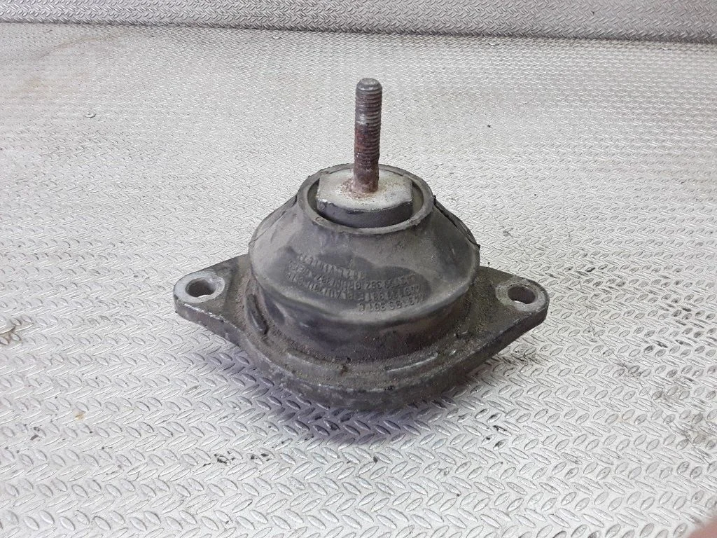 Engine mount bracket 443199381C