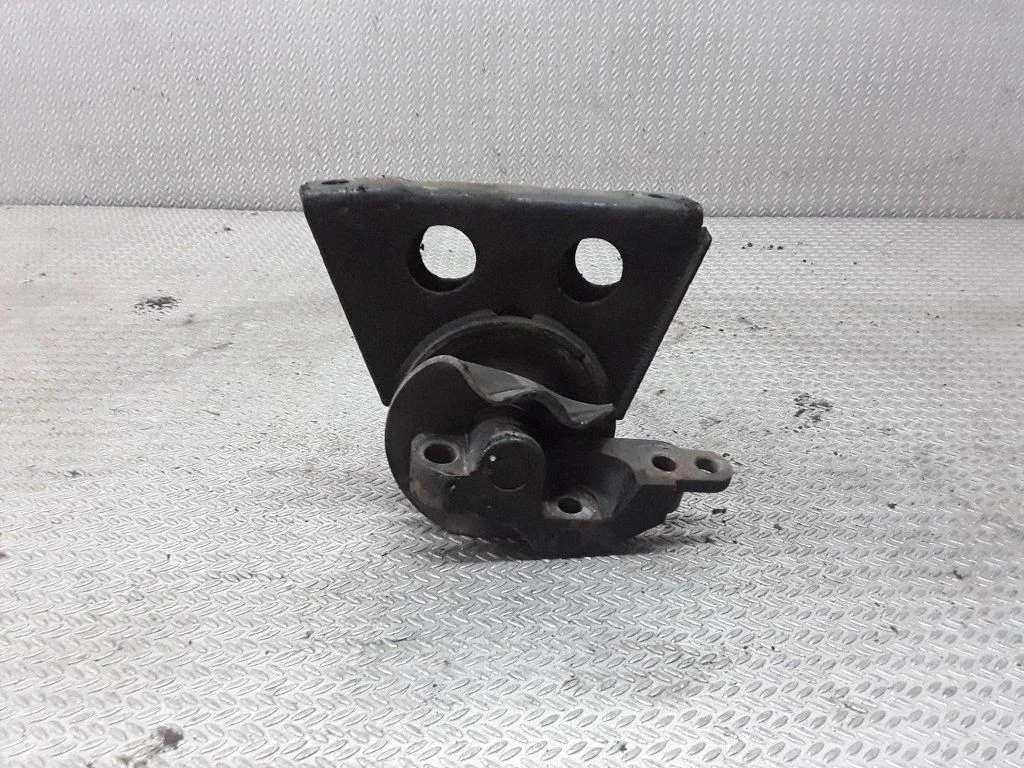 Engine mount bracket – Nissan Primera (2002-2007)