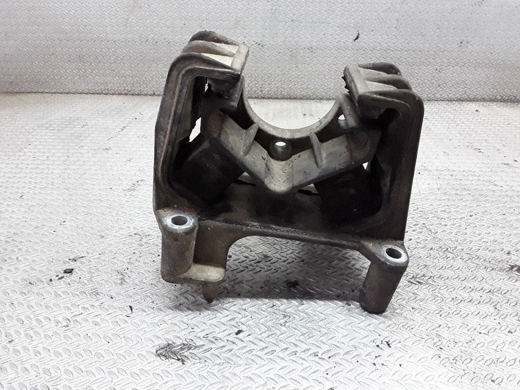 Dzinēja spilvens – Opel Vectra B (1996-2002)