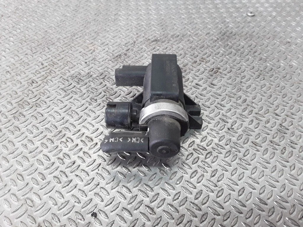 Vacuum valve 72832800