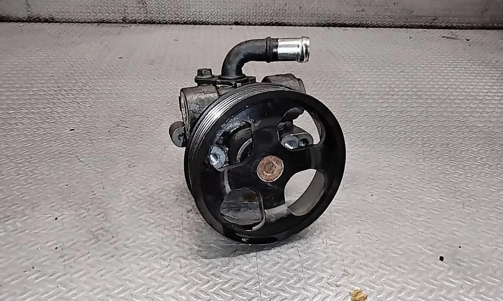Power steering pump – Mitsubishi Outlander (2007-2012)