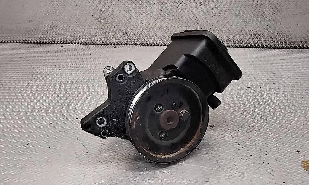 Power steering pump – Land Rover Range Rover L322 (2002-2012)