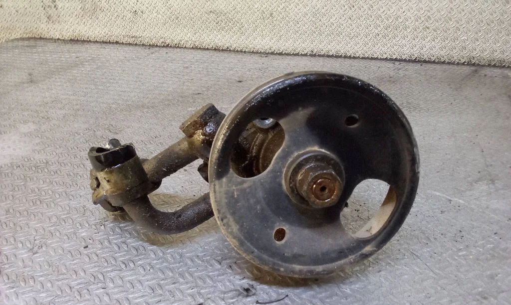 Power steering pump – Nissan Murano Z50 (2002-2008)