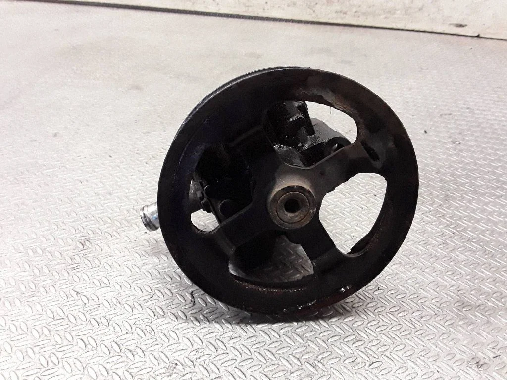 Power steering pump – Mitsubishi Outlander (2007-2012)